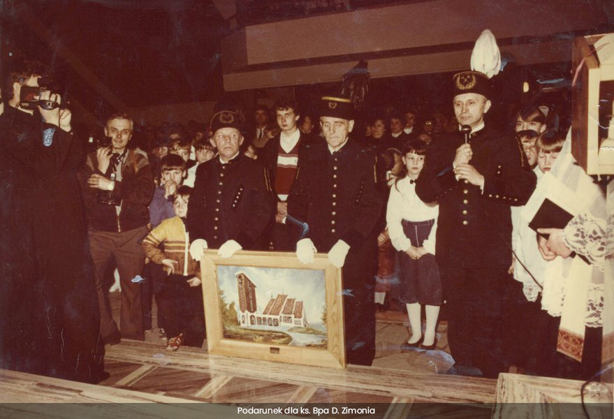 podarunek-dla-ksiedza-biskupa-zimonia-rybnik-niewiadom