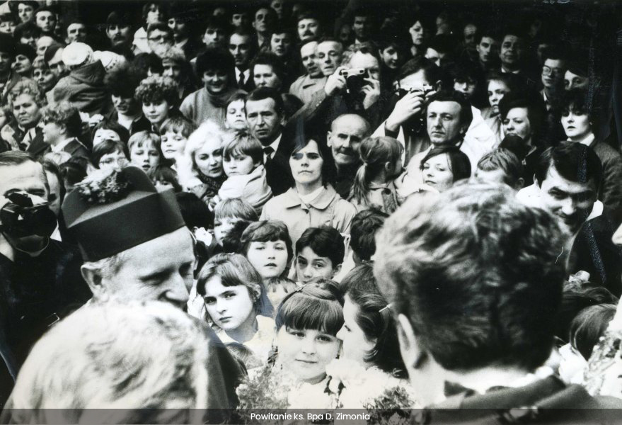 powitanie-ksiedza-biskupa-Zimonia-rybnik-niewiadom